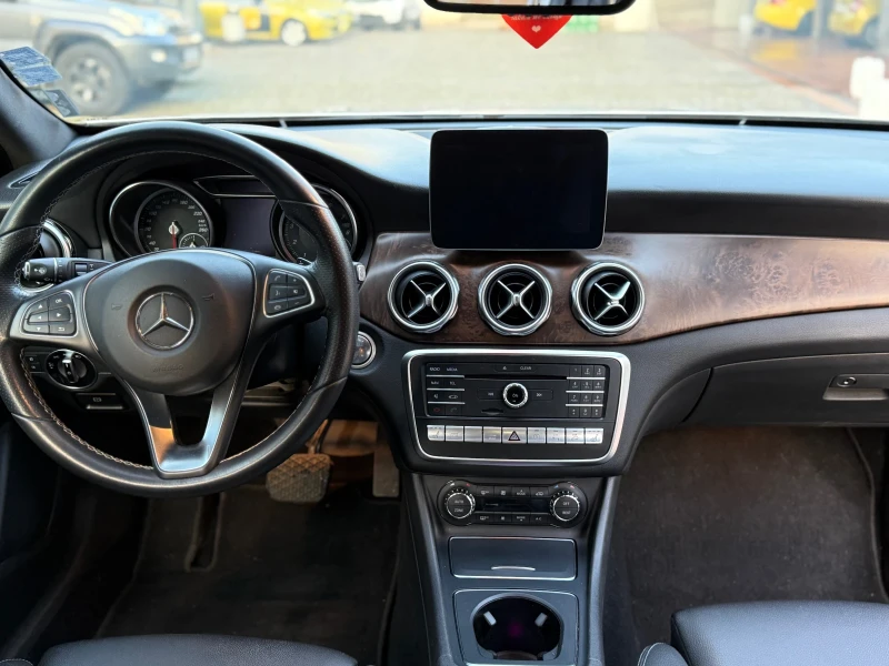 Mercedes-Benz GLA 250, снимка 6 - Автомобили и джипове - 52416356