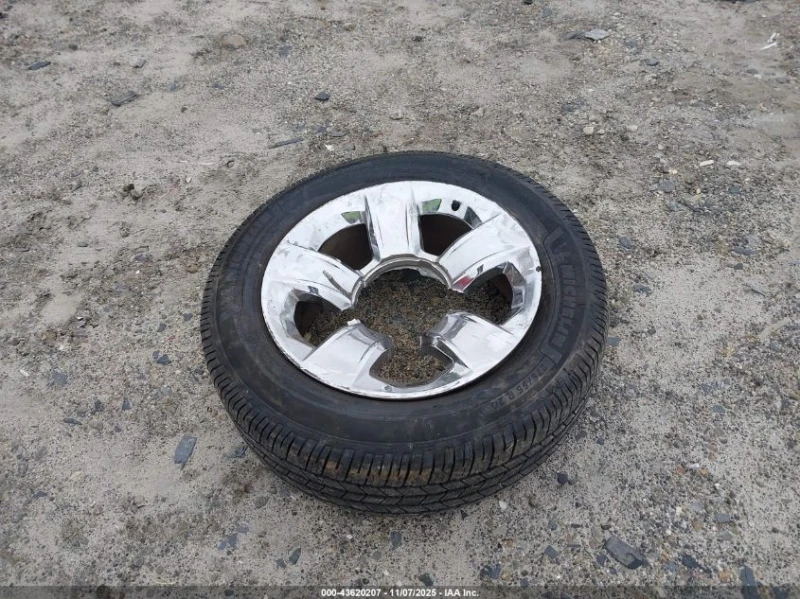 Chevrolet Tahoe 5.3L V-8 DI, VVT, 355HP 4X2 Drive, снимка 4 - Автомобили и джипове - 52851117