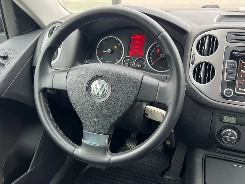 VW Tiguan 2.0TDI, 170ps, 4-MOTION, снимка 11 - Автомобили и джипове - 53213006
