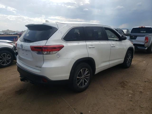 Toyota Highlander  SE - изображение 8