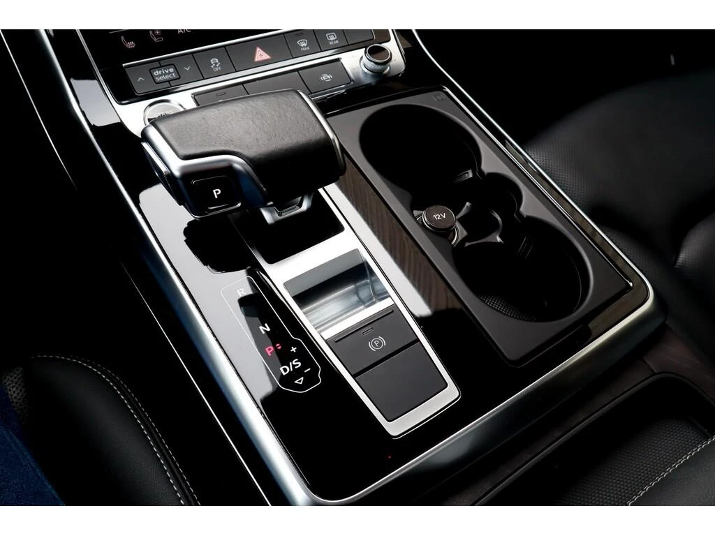 Audi Q8 SLine* Black Optic* B&O* 360* Пано* Обдух* Подгрев - изображение 10