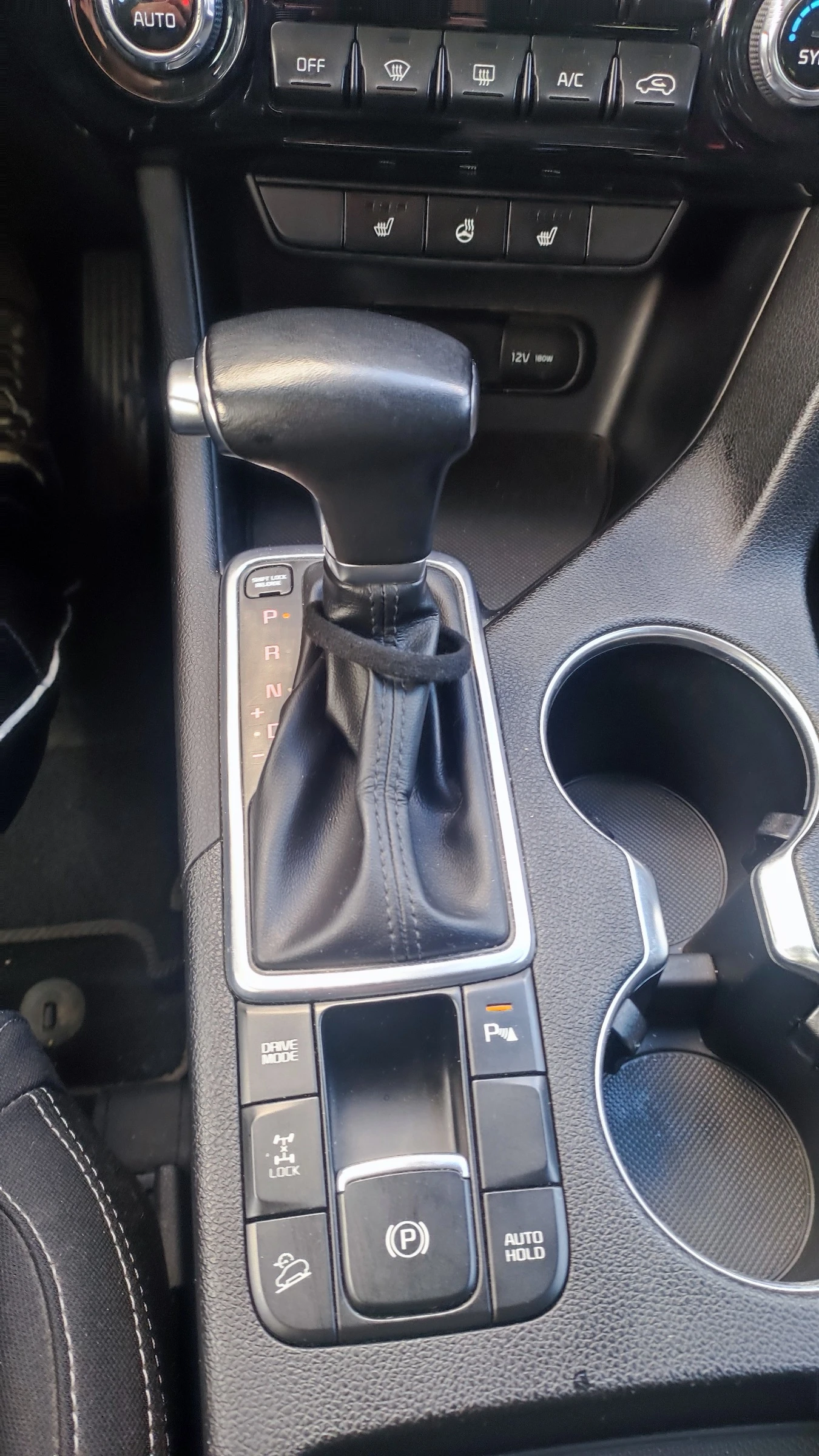 Kia Sportage 1.6T-GDI , снимка 14 - Автомобили и джипове - 54400995
