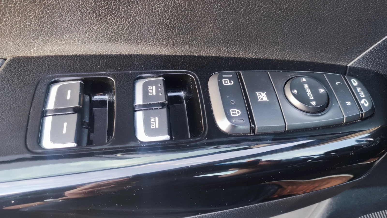 Kia Sportage 1.6T-GDI , снимка 17 - Автомобили и джипове - 54400995