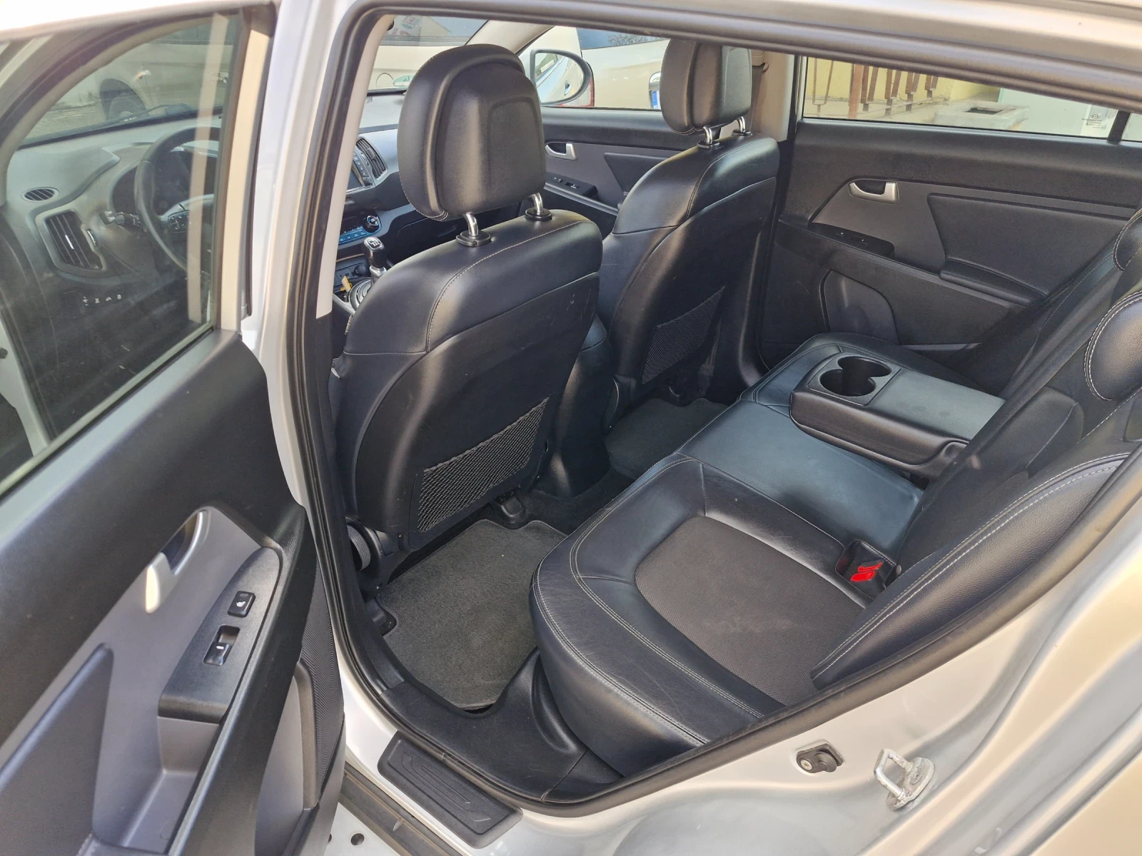 Kia Sportage 2, 0* 136* NAVI* PDC* CAM* XENON* КОЖА* TUV* AWD, снимка 10 - Автомобили и джипове - 54428630