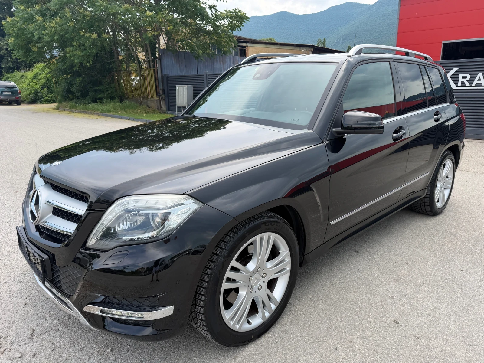 Mercedes-Benz GLK 220* Sport* ИТАЛИЯ, снимка 2 - Автомобили и джипове - 54874167