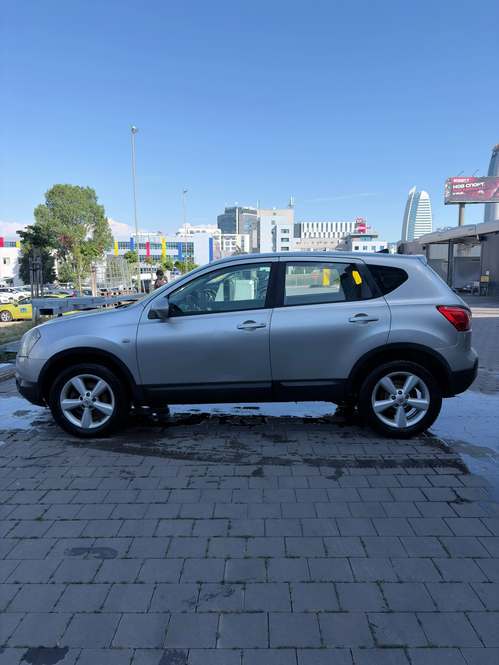 Nissan Qashqai 2.0 dCi, снимка 3 - Автомобили и джипове - 55141318