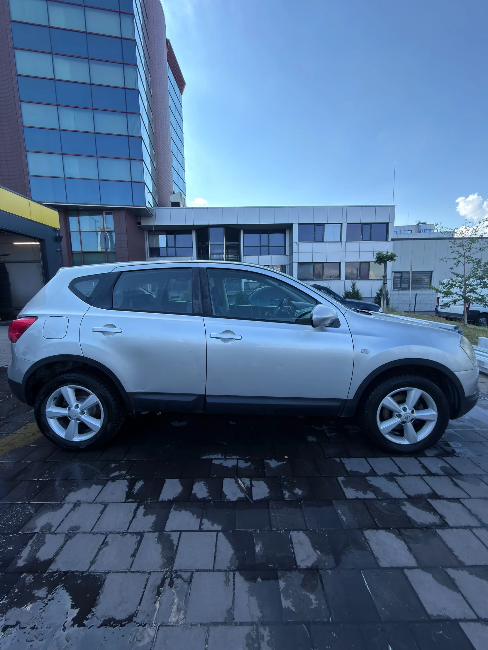 Nissan Qashqai 2.0 dCi, снимка 7 - Автомобили и джипове - 55141318