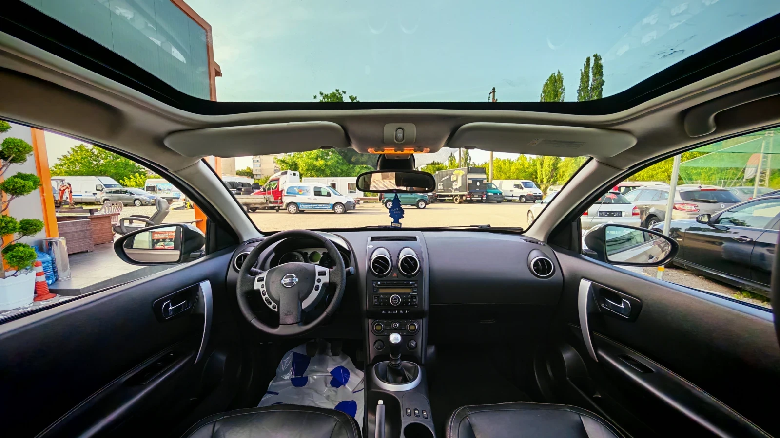 Nissan Qashqai 2.0i Xenon, KeyLess, снимка 13 - Автомобили и джипове - 55471250