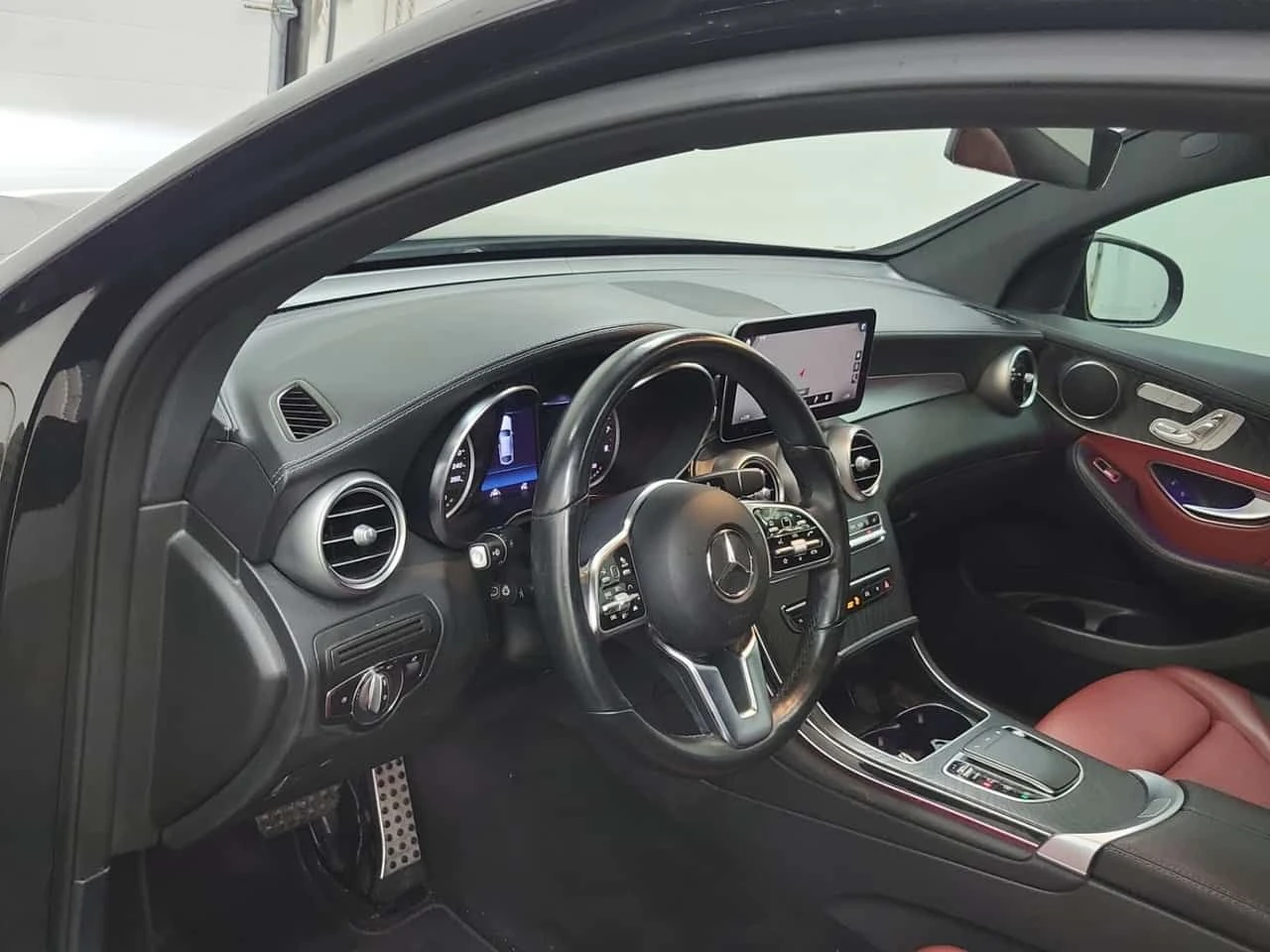 Mercedes-Benz GLC 300 COUPE/360 КАМЕРА/CARFAX /ДИСТРОНИК/ПАНО/ПОДГРЕВ, снимка 10 - Автомобили и джипове - 55708765