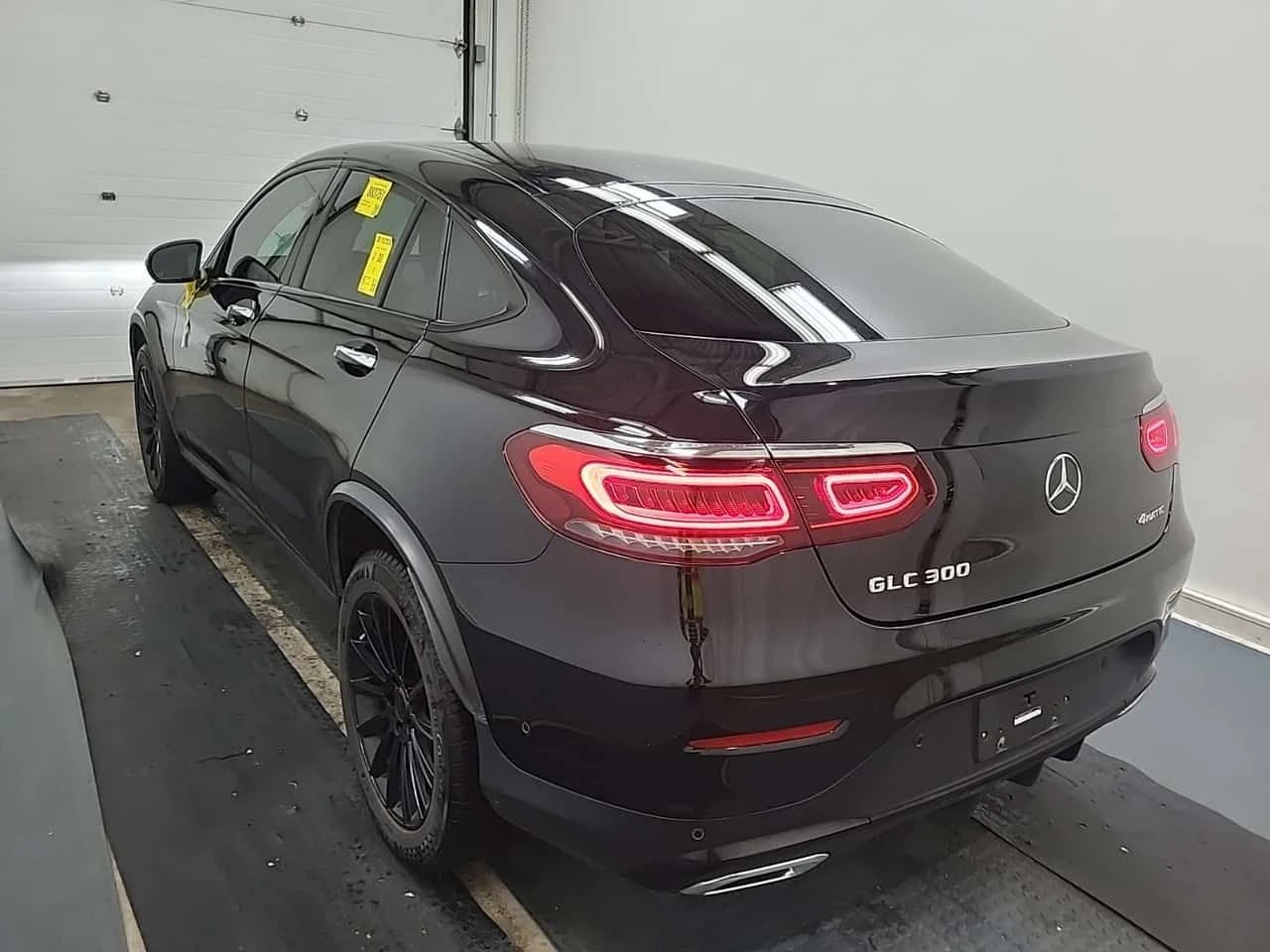 Mercedes-Benz GLC 300 COUPE/360 КАМЕРА/CARFAX /ДИСТРОНИК/ПАНО/ПОДГРЕВ, снимка 4 - Автомобили и джипове - 55708765