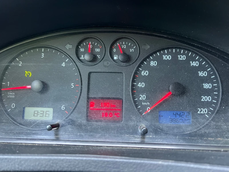 VW T5, снимка 14 - Бусове и автобуси - 52742217