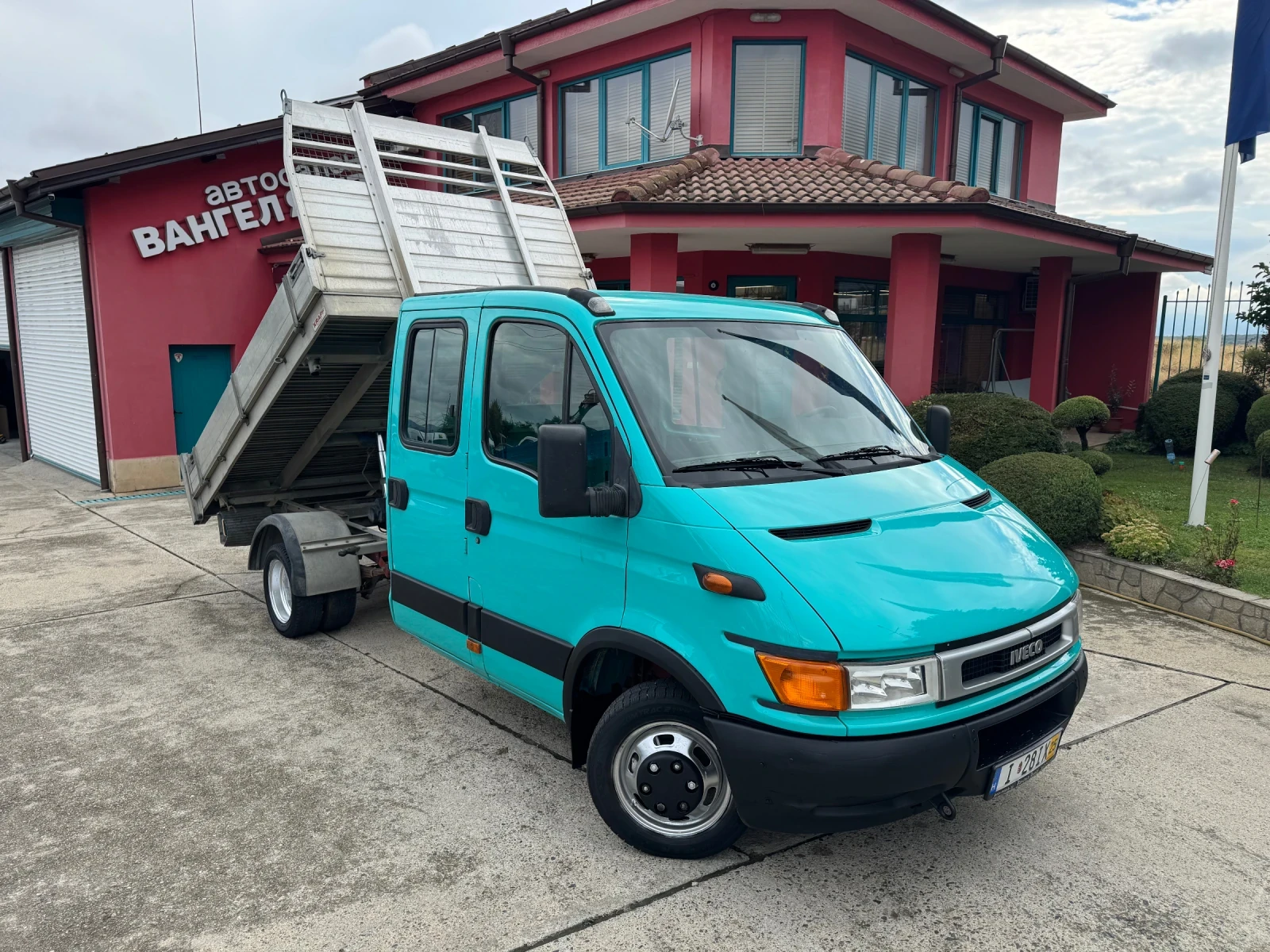 Iveco Daily 2.8TDI* 35C11* 3.20м Тристранен самосвал - изображение 2