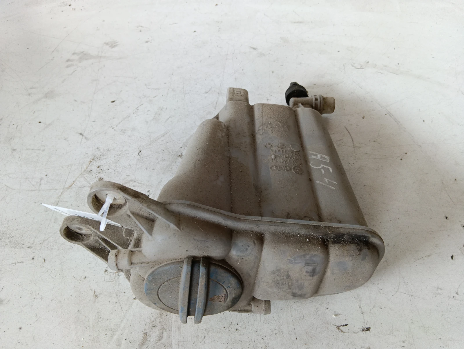казанче антифриз 8K0121405E 3.0TDI Audi A5