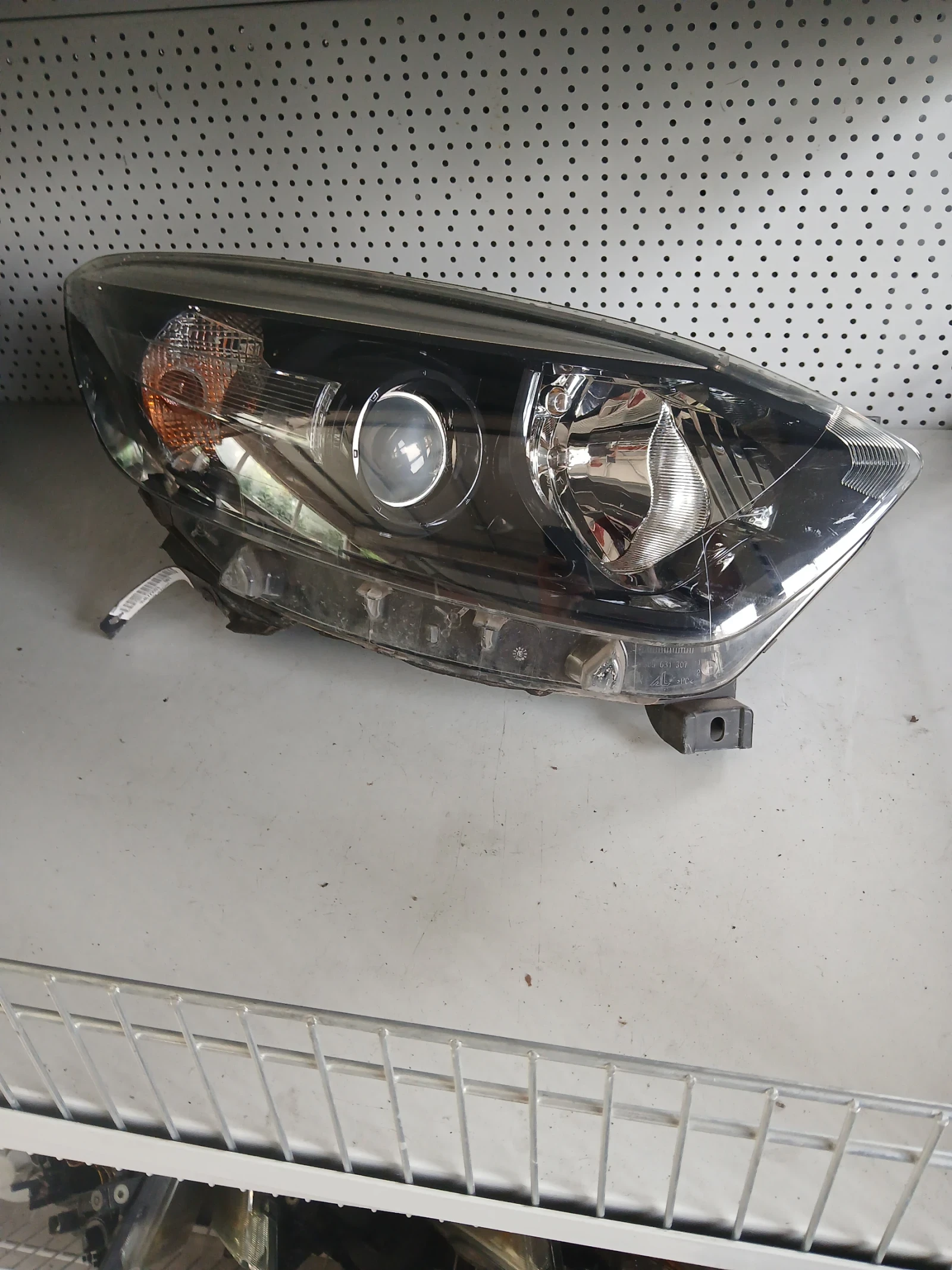 260105066R фар десен Renault Captur 