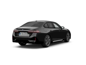 BMW 520 xDrive Sedan, снимка 3