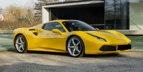  Ferrari 488