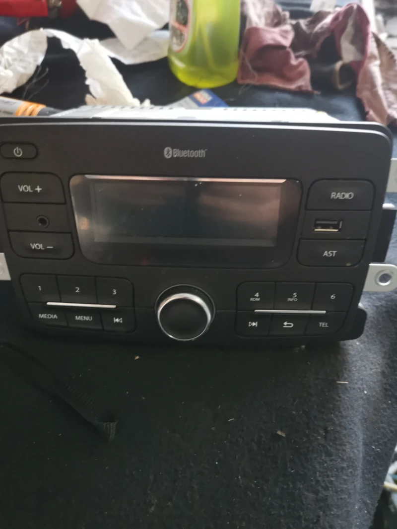 Dacia Dokker 1.6 бензин  102 коня, снимка 13 - Автомобили и джипове - 48903026