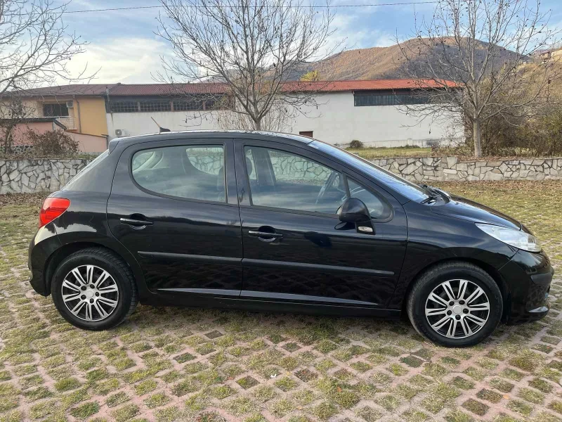 Peugeot 207 1.4 (75kc)* * * НОВ ВНОС* * * , снимка 8 - Автомобили и джипове - 48157526