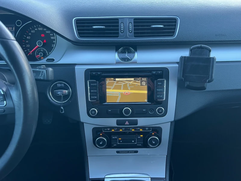 VW Passat B7 2.0TDI, снимка 11 - Автомобили и джипове - 52492393