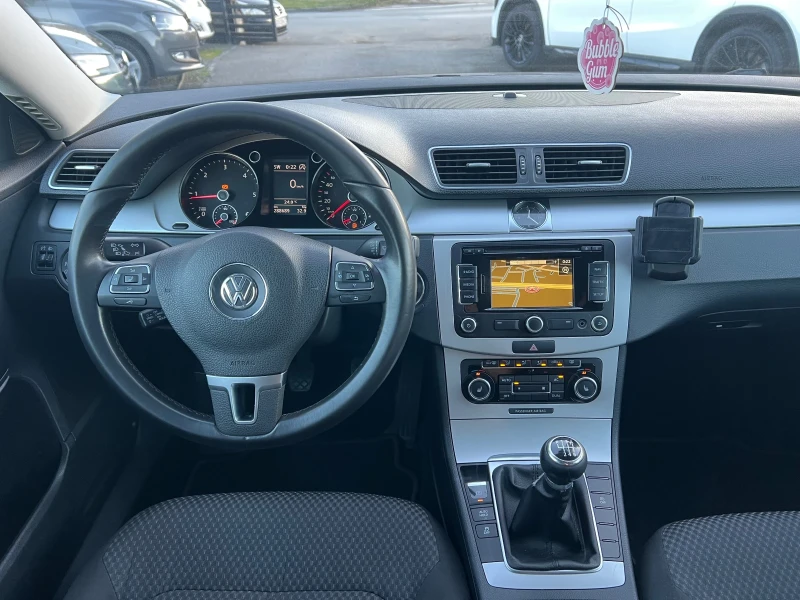 VW Passat B7 2.0TDI, снимка 10 - Автомобили и джипове - 52492393