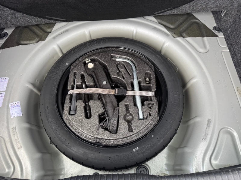 VW Golf 2.0TDi Highline, снимка 15 - Автомобили и джипове - 52483507