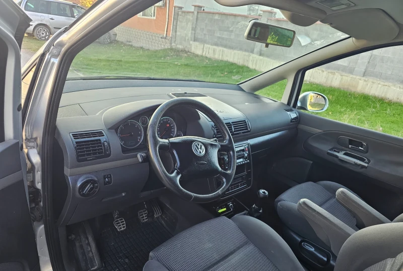 VW Sharan 1.9 TDI , снимка 13 - Автомобили и джипове - 52511552