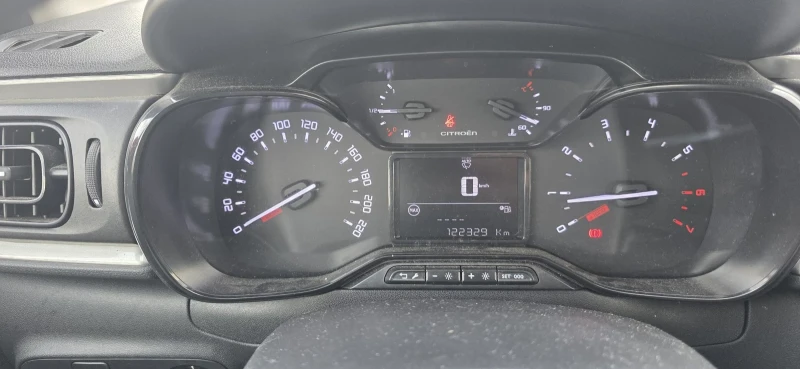 Citroen C3 1.2 i Pure Tech 83 hp , снимка 12 - Автомобили и джипове - 52864248