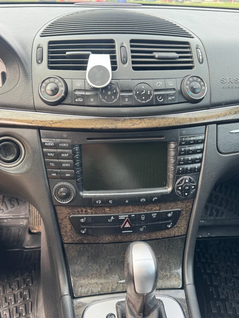 Mercedes-Benz E 320 3200, снимка 9 - Автомобили и джипове - 52879217