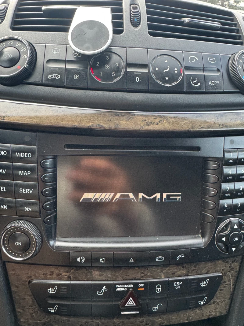 Mercedes-Benz E 320 3200, снимка 13 - Автомобили и джипове - 52879217