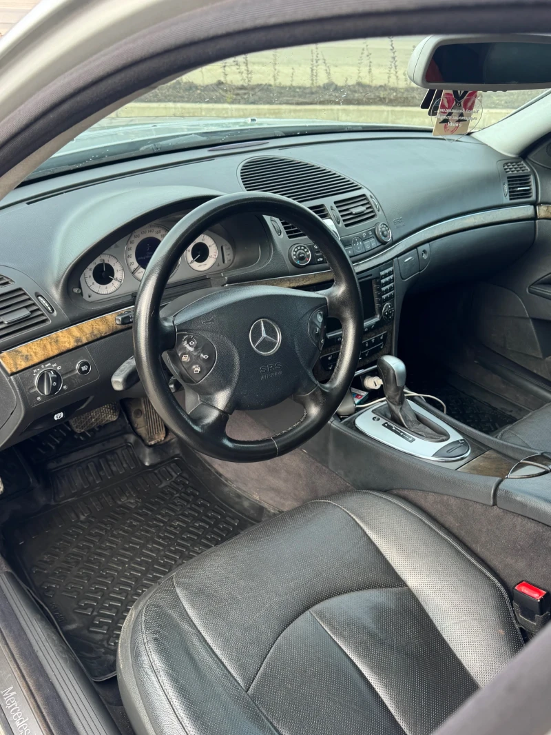 Mercedes-Benz E 320 3200, снимка 8 - Автомобили и джипове - 52879217