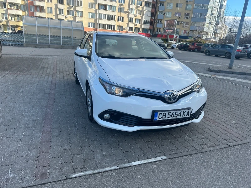 Toyota Auris, снимка 2 - Автомобили и джипове - 53205641