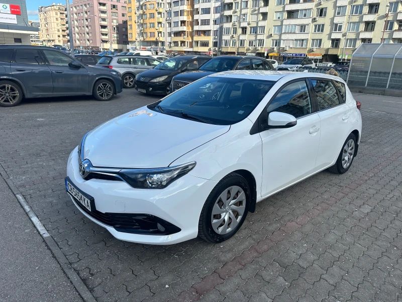 Toyota Auris, снимка 8 - Автомобили и джипове - 53205641