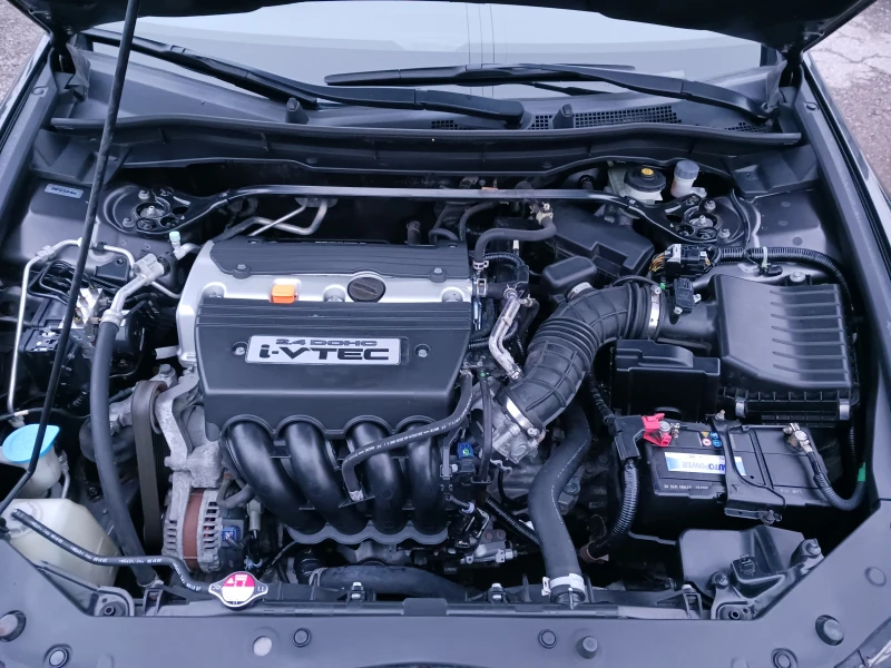 Honda Accord 2.4 i-VTEC, снимка 17 - Автомобили и джипове - 53215663