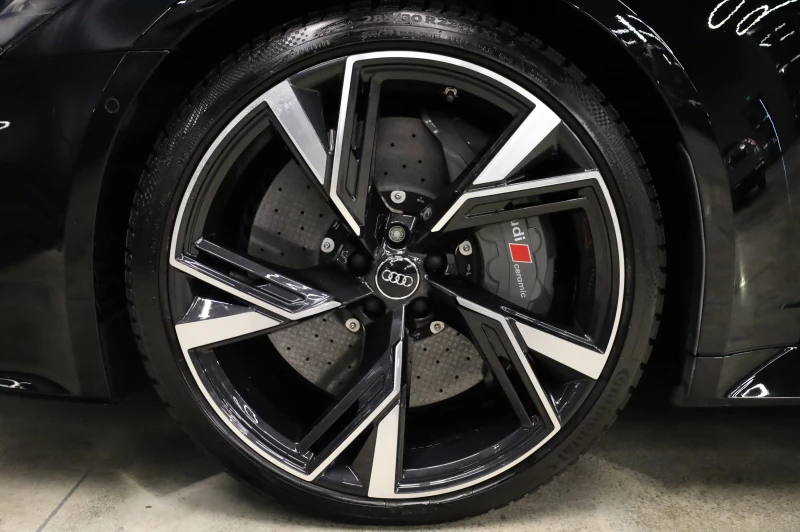 Audi Rs6 CARBON* CERAMIC BRAKE* B&O* PANO* 360* , снимка 6 - Автомобили и джипове - 53390433