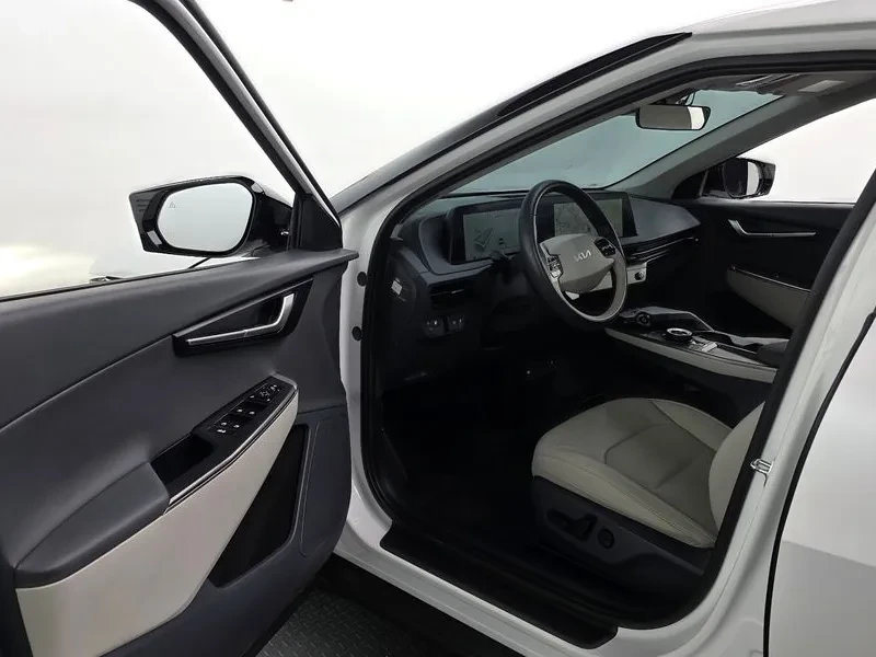 Kia EV6 Long Range Air - САМО 30% АВАНС, снимка 10 - Автомобили и джипове - 56288235