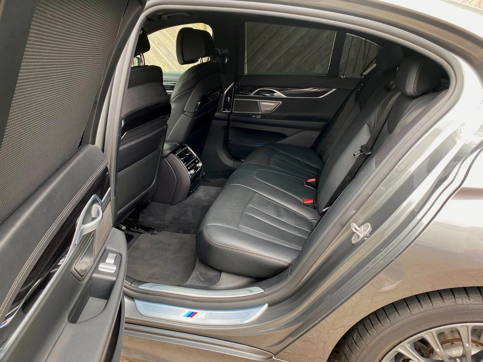 BMW 730 d/xDRIVE/265HP/M-SPORT/CARBON/360/HEADUP/AMBI/226f | Mobile.bg   11