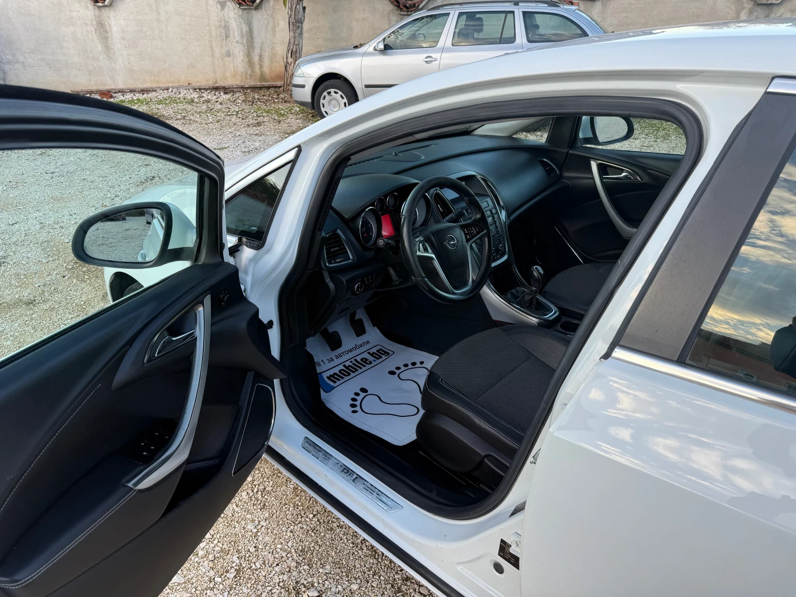 Opel Astra 1, 7CDTI-COSMO | Mobile.bg — изображение 11