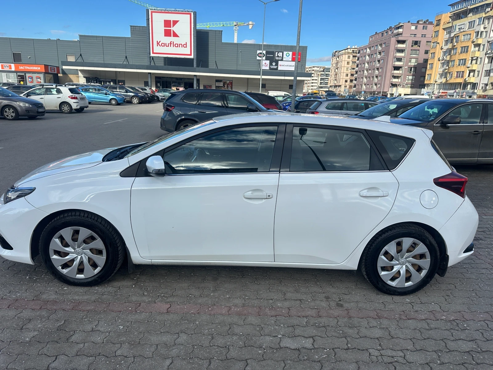 Toyota Auris  - изображение 9