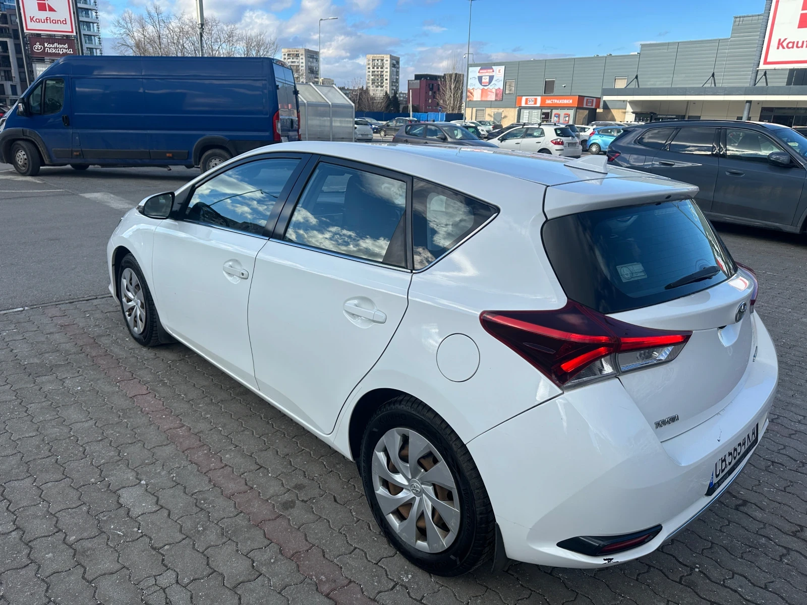 Toyota Auris  - изображение 10