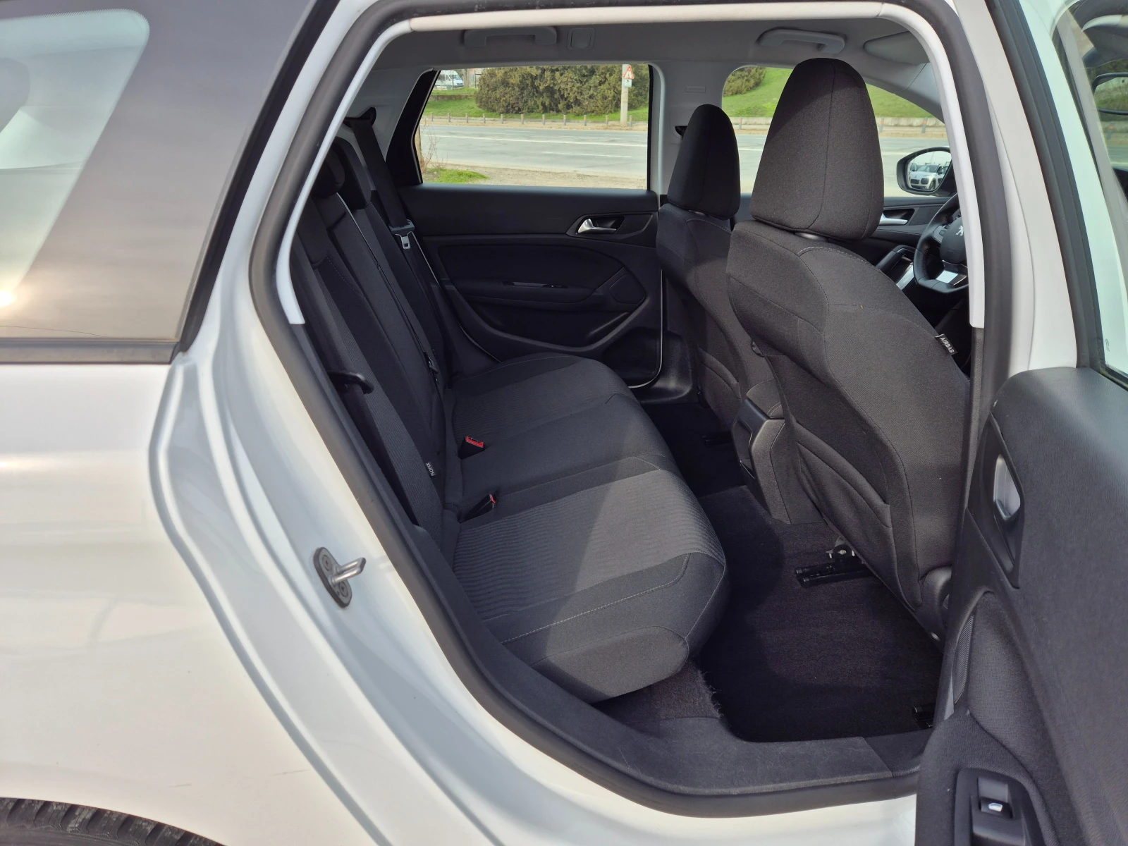 Peugeot 308 SW 1.6HDI - изображение 10