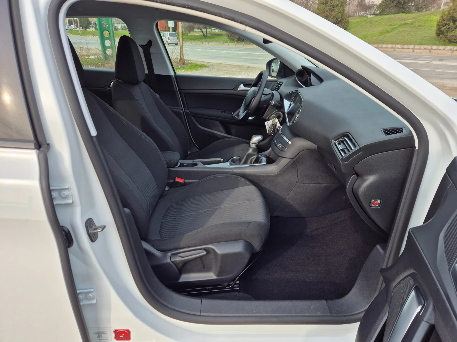 Peugeot 308 SW 1.6HDI - изображение 9