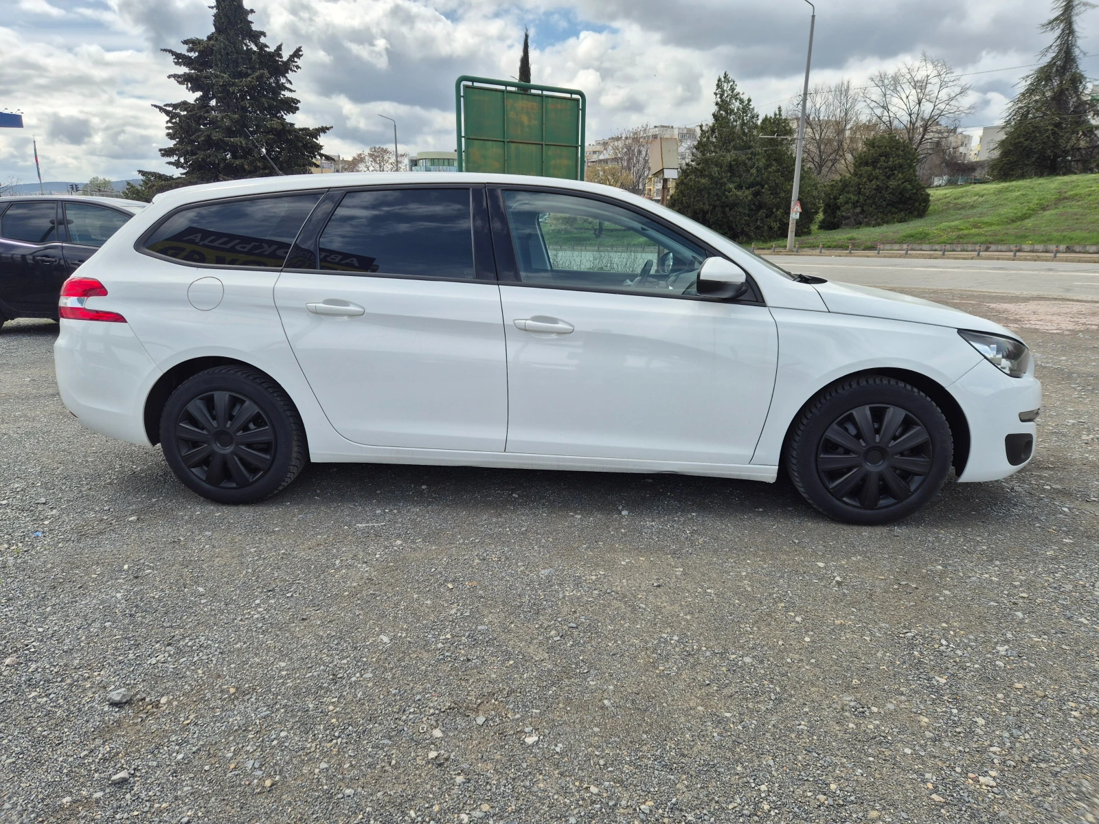 Peugeot 308 SW 1.6HDI, снимка 6 - Автомобили и джипове - 53690621