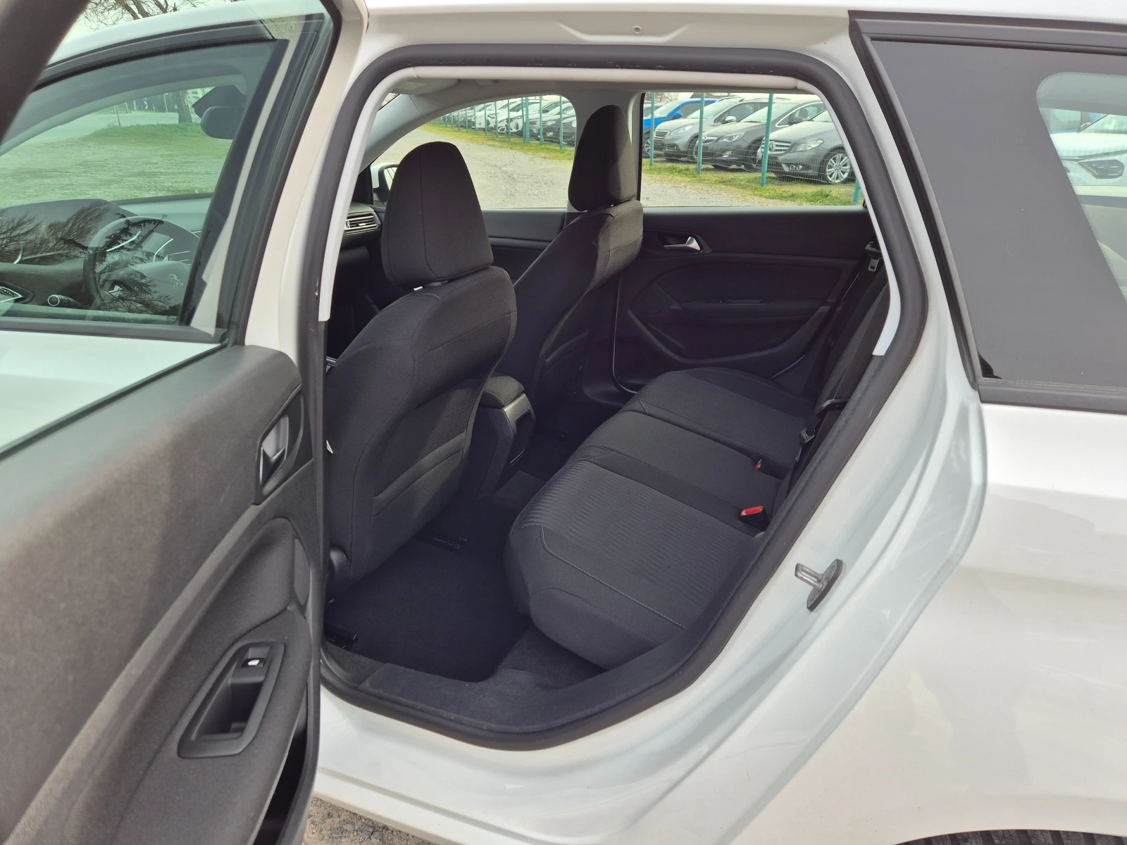 Peugeot 308 SW 1.6HDI | Mobile.bg � ����������� 12