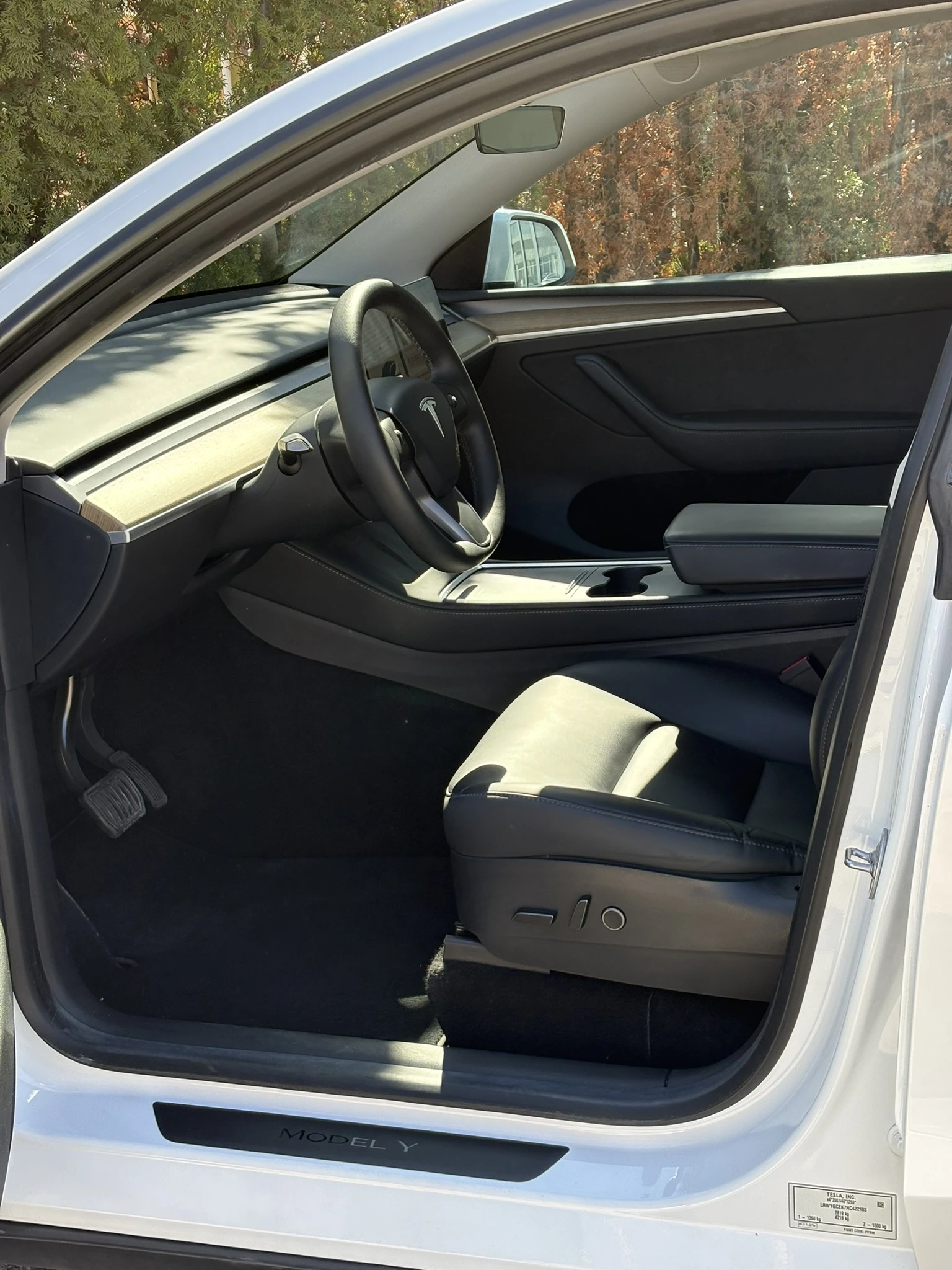 Tesla Model Y Long Range AWD Платен Full Self-Driving пакет, снимка 7 - Автомобили и джипове - 53872278