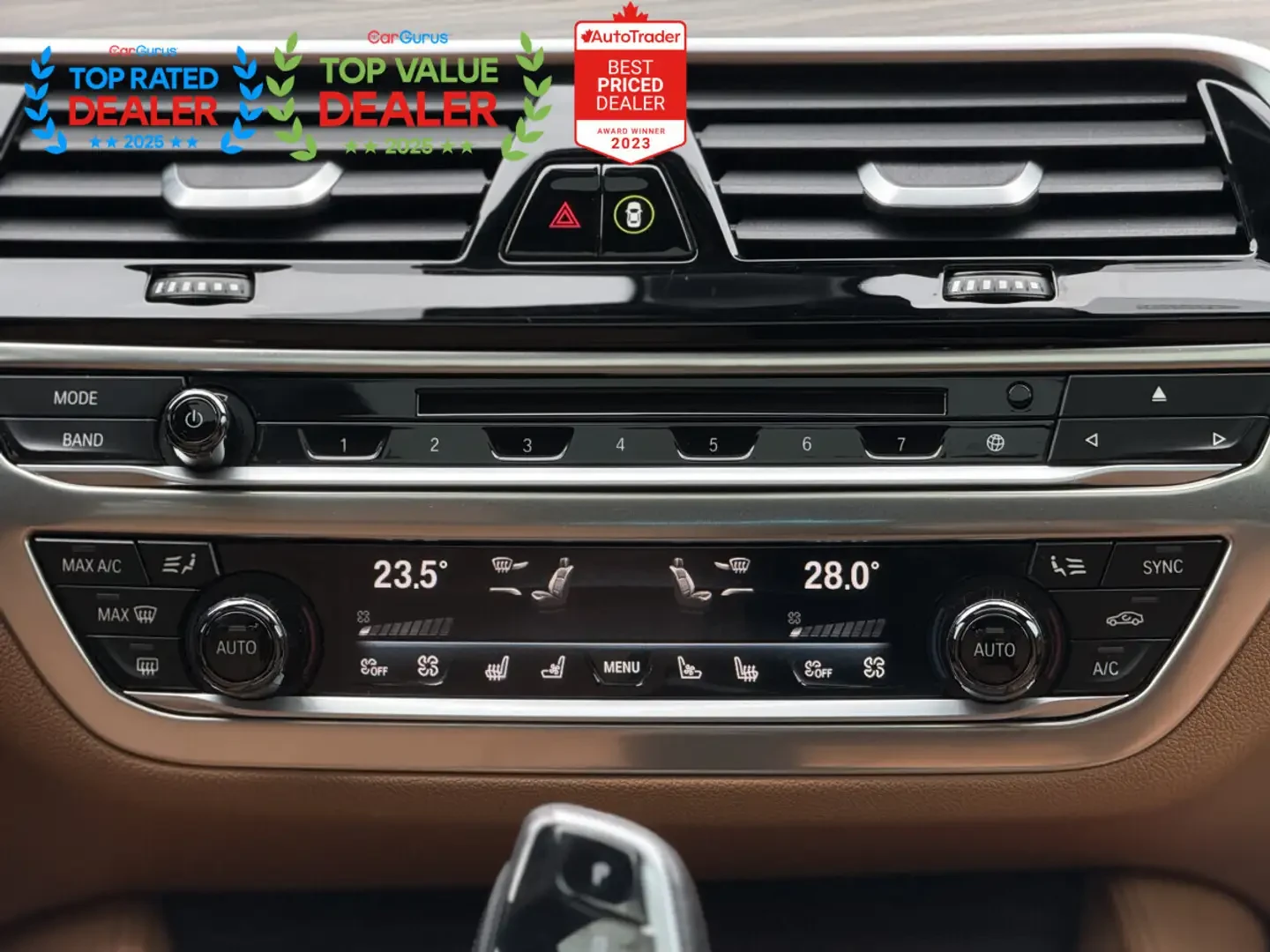 BMW 550 M550i| HUD| SOFT-CLOSEl HARMAN KARDON| MASSAGE, снимка 13 - Автомобили и джипове - 53963266