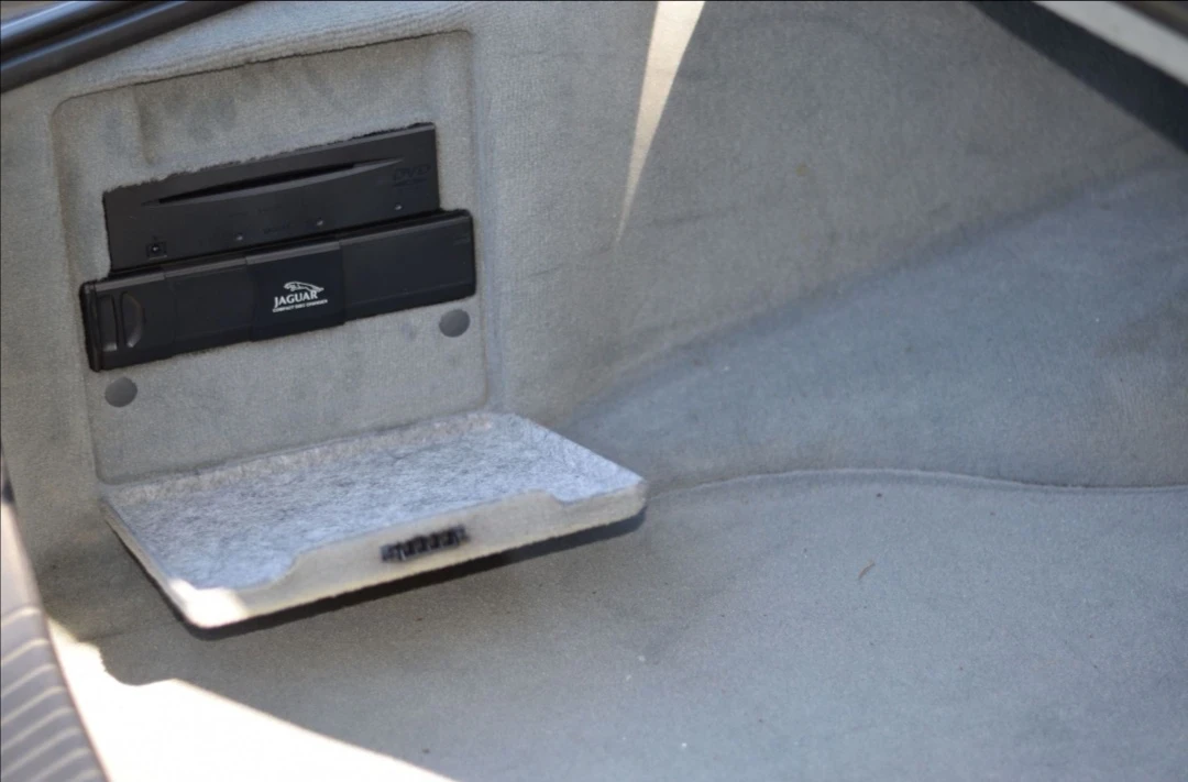 Jaguar Xj, снимка 7 - Автомобили и джипове - 54010368