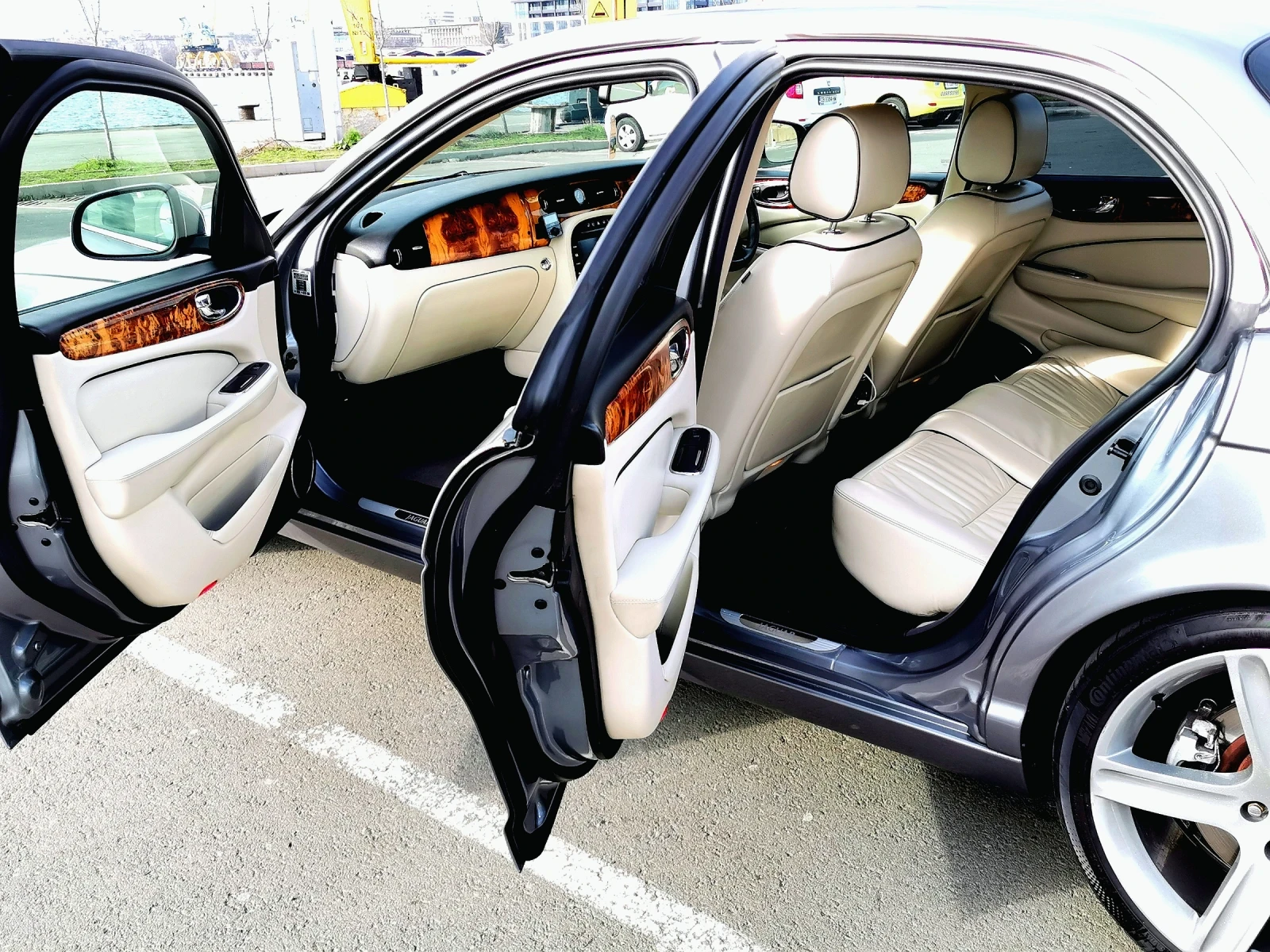 Jaguar Xj, снимка 6 - Автомобили и джипове - 54010368