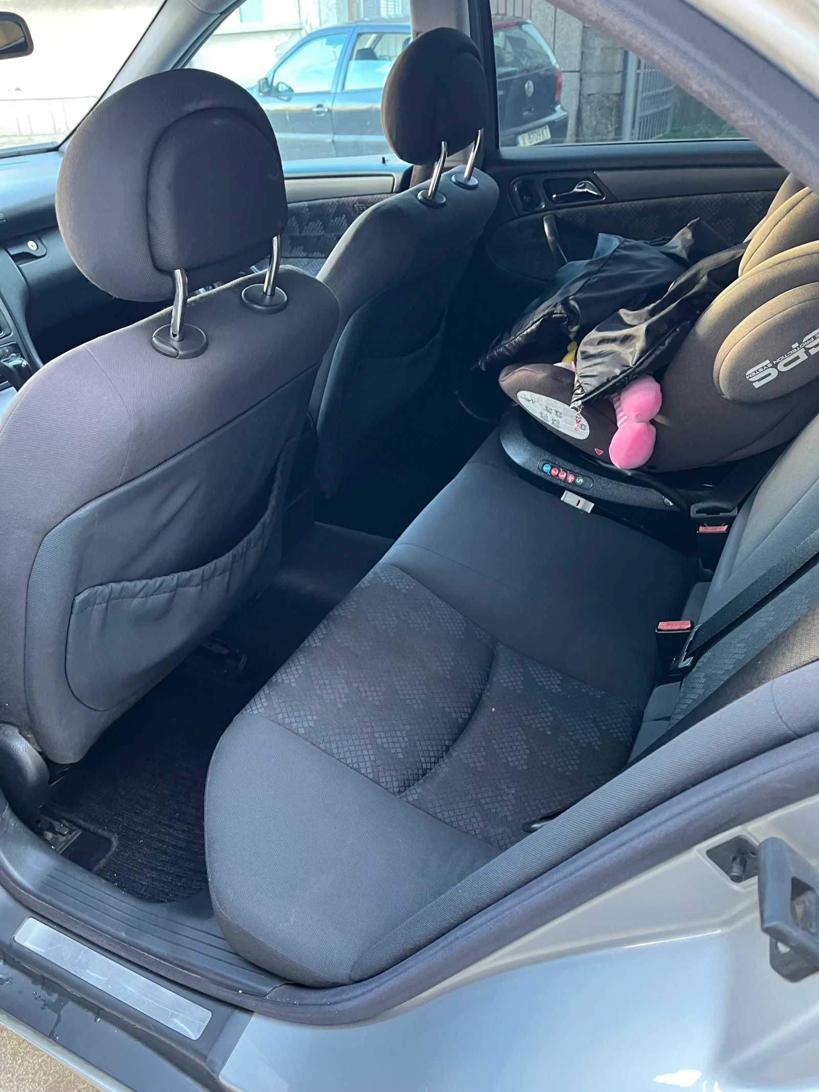 Mercedes-Benz C 220 220 cdi, снимка 8 - Автомобили и джипове - 54101326