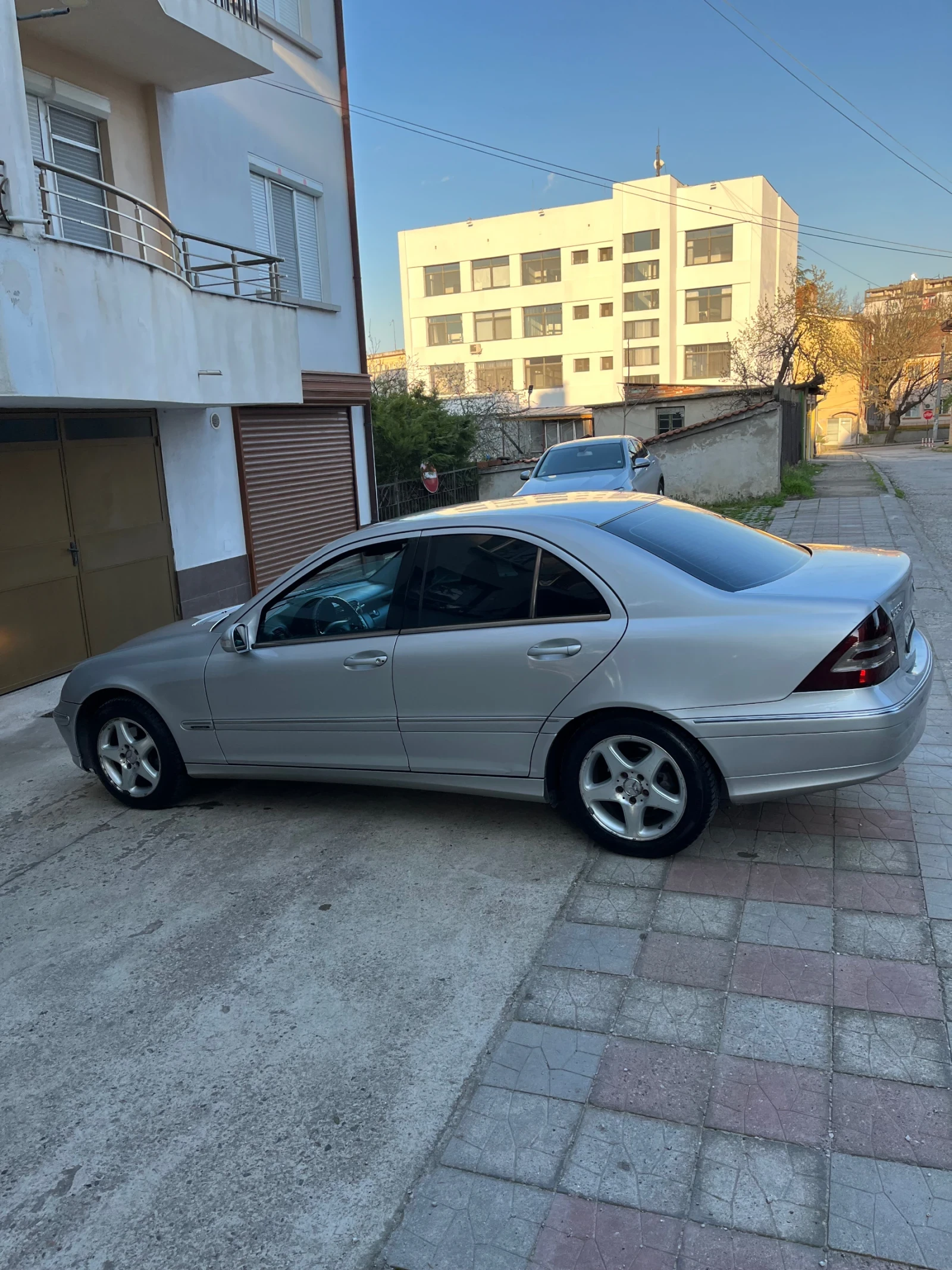 Mercedes-Benz C 220 220 cdi, снимка 2 - Автомобили и джипове - 54101326