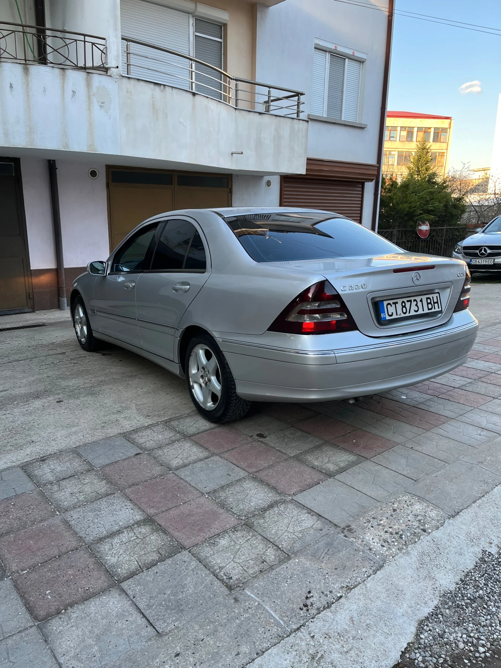 Mercedes-Benz C 220 220 cdi, снимка 3 - Автомобили и джипове - 54101326